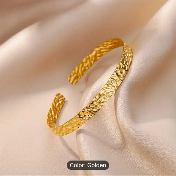 Delicate Hammered Texture Cuff Bracelet Stainless Steel 18K Plated Elegant Style - Picture 5 of 8
